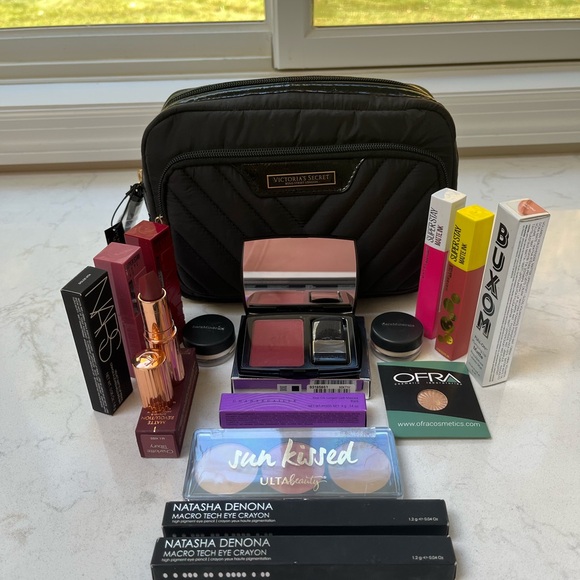 Brand New Makeup Bundle with NWT Victoria Secret Makeup Bag - Picture 2 of 12
